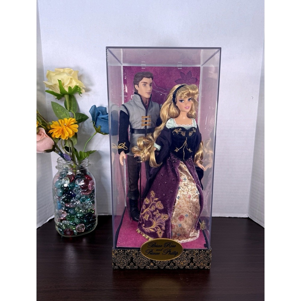 Disney Fairytale Designer Collection Limited Edition Aurora and Prince Phillip‎